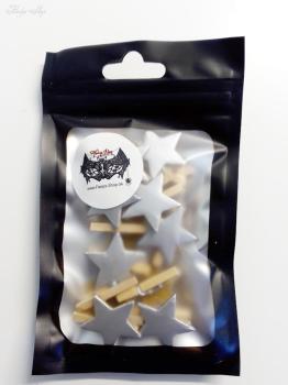 12 Holzklammern mit silbernem Stern